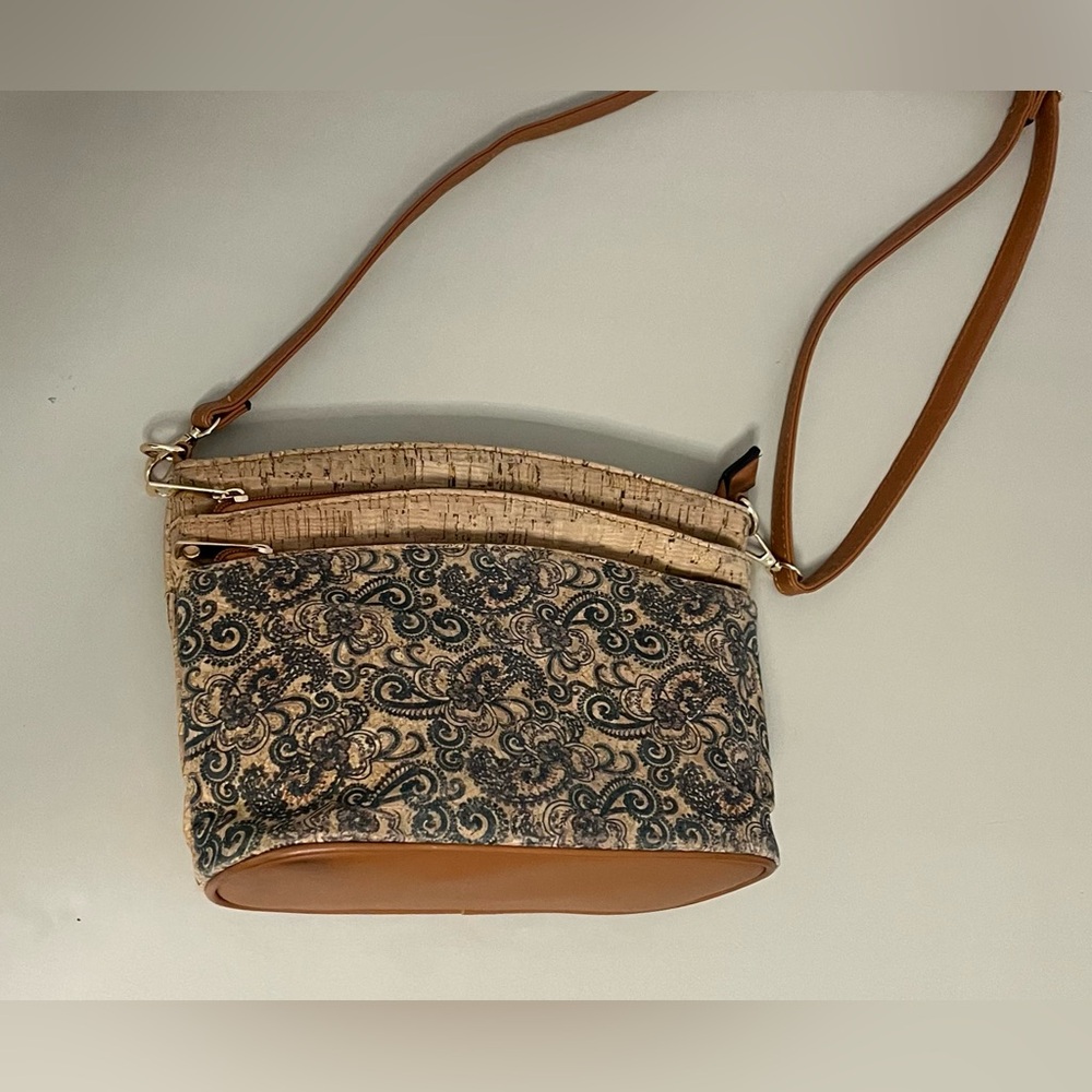 Natural cork crossbody bag and Cork zip around Wallet - Picture 10 of 16